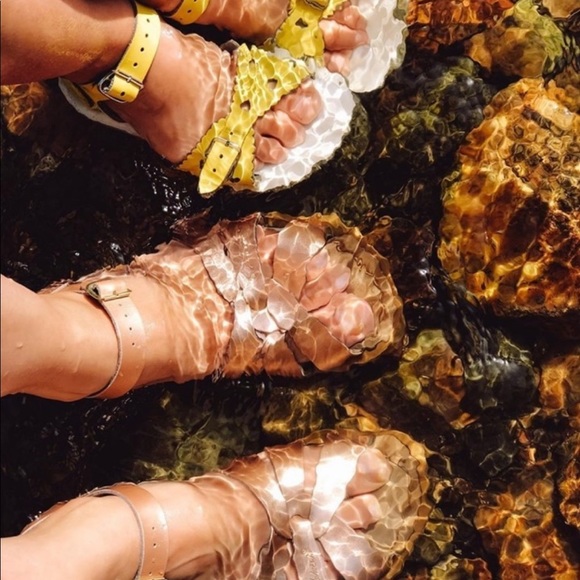 👧🏻NWT Salt Water sandals in silver - Picture 3 of 16